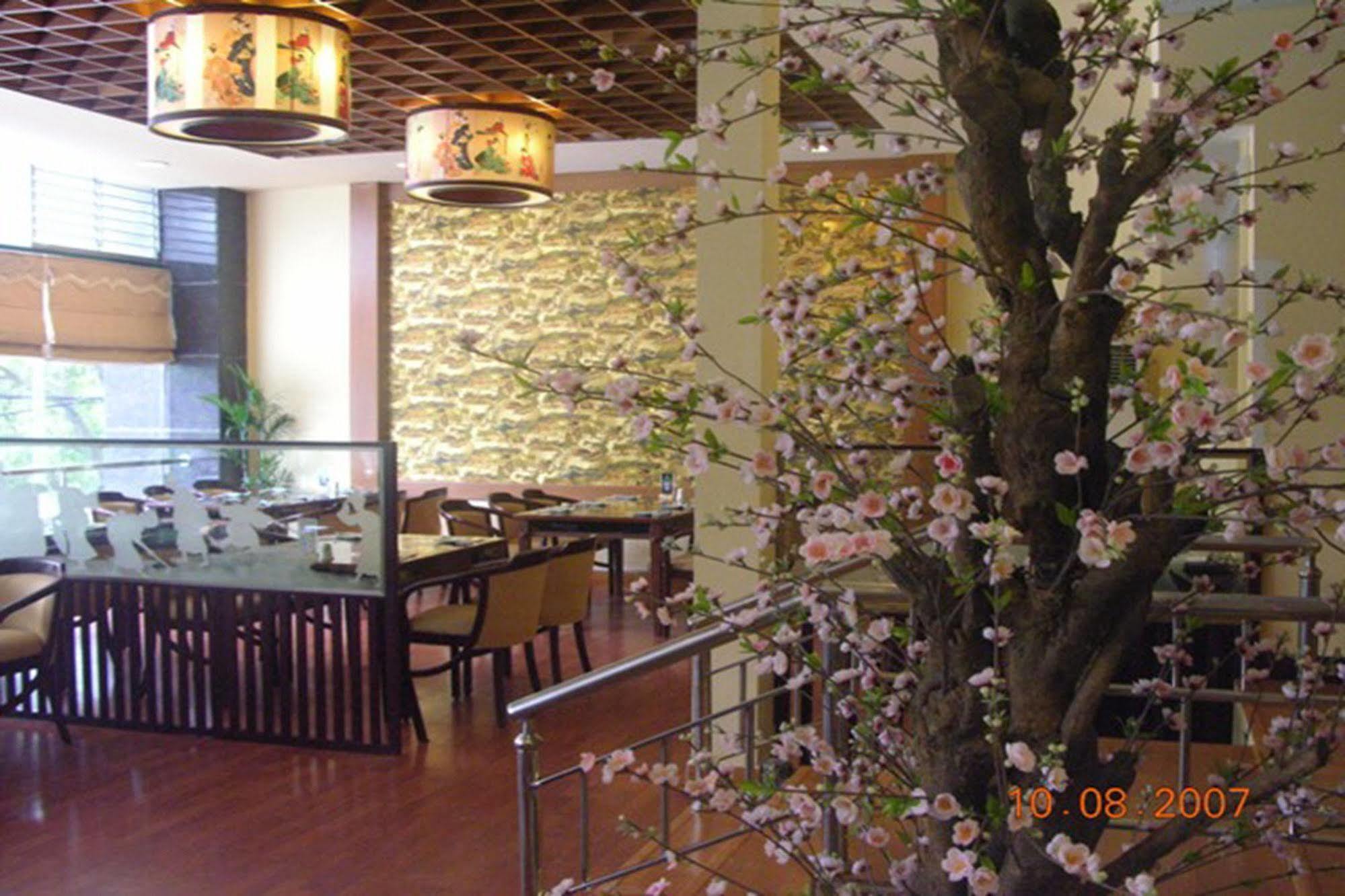 Oasis Hanoi Hotel Exterior foto